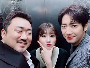 韩国动作悬疑电影《邻里的人们》超清韩语中文字幕视频打包