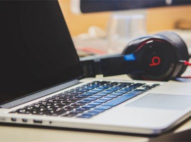 农村俗语:大年初四迎灶神,牢记“做3事,忌3事,吃两物”!