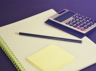 “醉归花径云生履，樵罢松岩雪满蓑”是什么意思